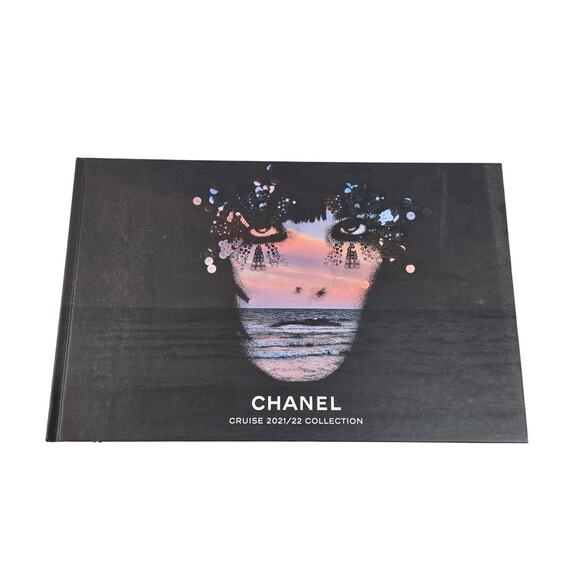 Chanel Cruise 2021/2022 Hard Cover Table Book - Picture 1 of 3